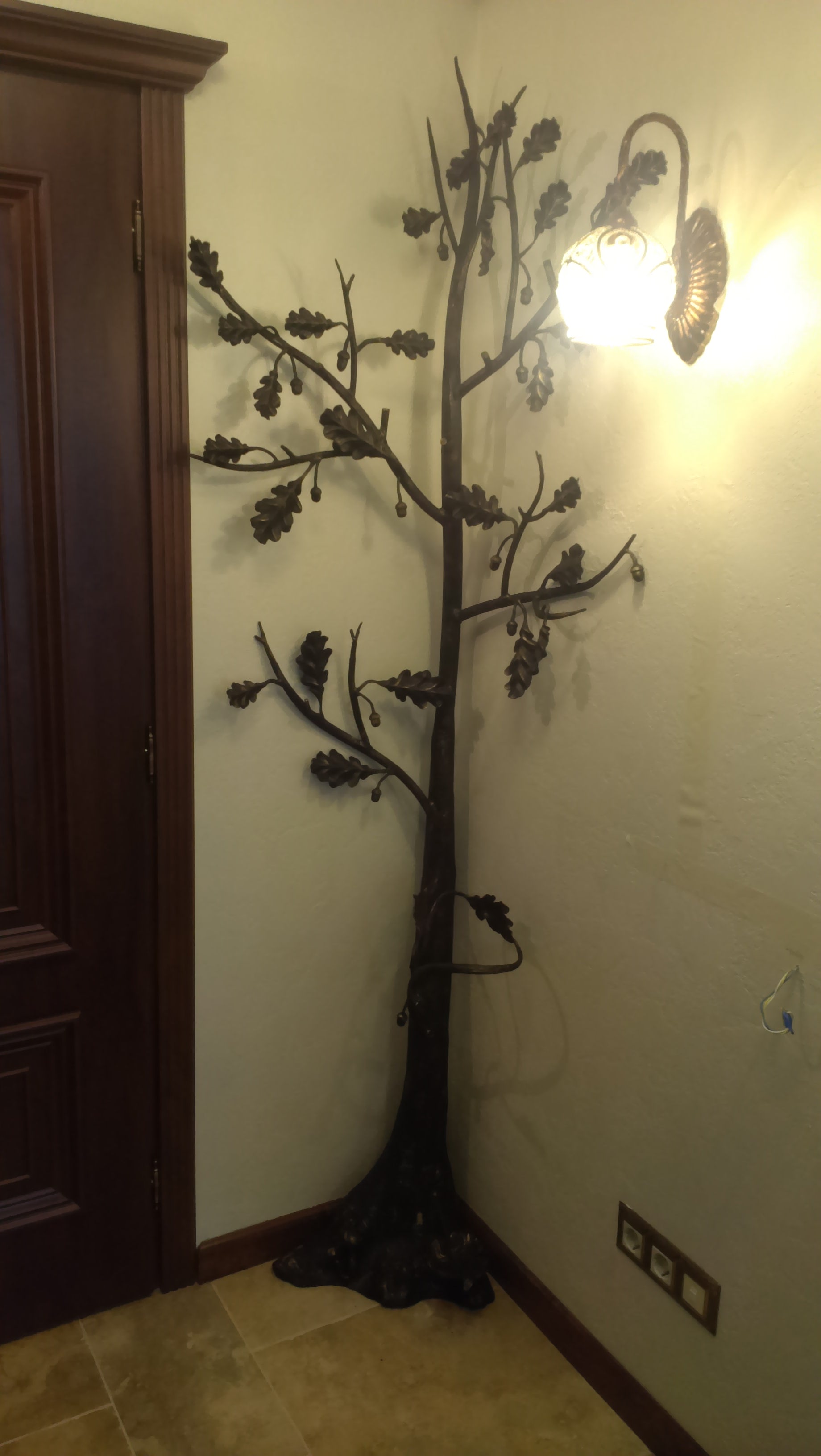 Кованое дерево на стену